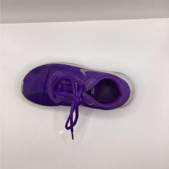 Purple Nike shoes for five year olds - Picture 2 of 4